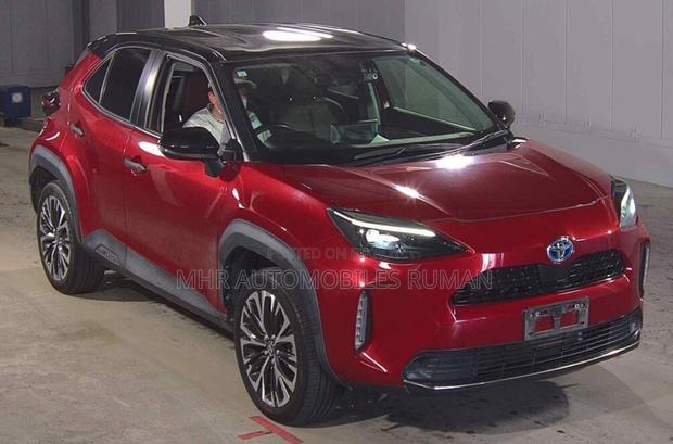 Toyota Yaris Cross 1.5 Hybrid FWD 2021 Red