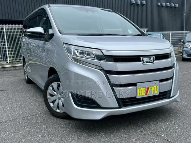 Toyota Noah 2021 Silver