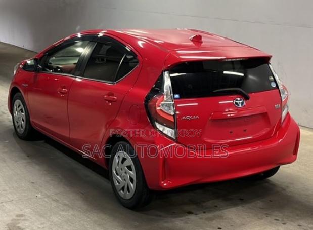Toyota Aqua 2019 Red