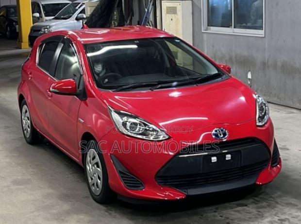 Toyota Aqua 2019 Red