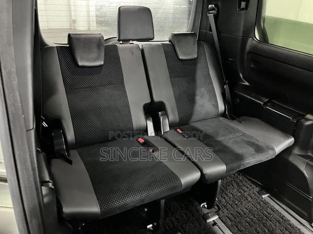 Toyota Voxy 2021 Pearl