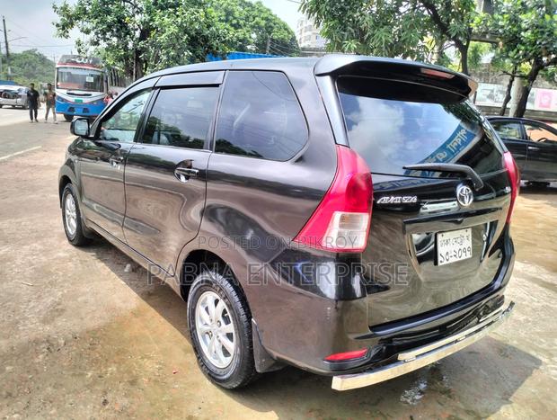 Toyota Avanza 2012 Black
