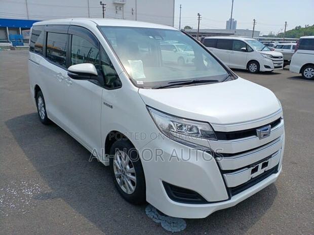 Toyota Noah 2021 Pearl
