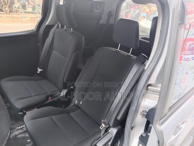 Toyota Noah 2021 Silver