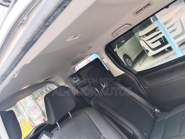 Toyota Noah 2021 Silver