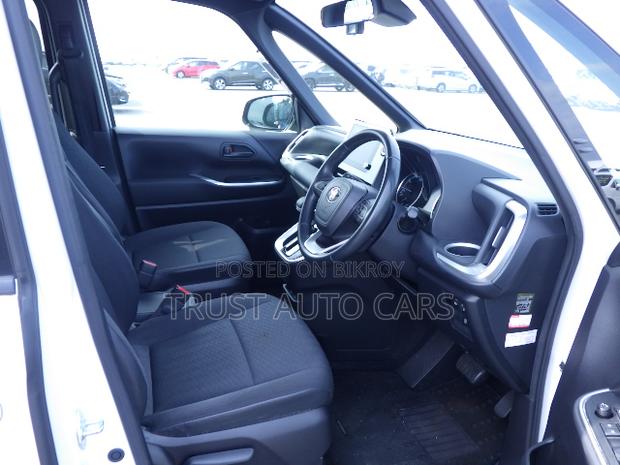 Toyota Noah 2022 White