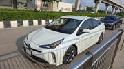 Toyota Prius 2019 White for sale