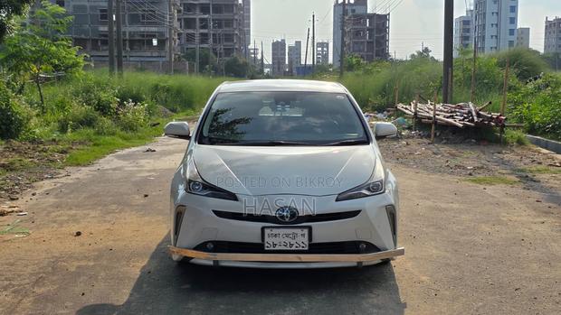 Toyota Prius 2019 White