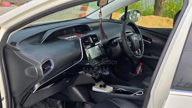 Toyota Prius 2019 White