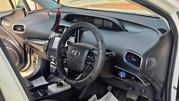 Toyota Prius 2019 White