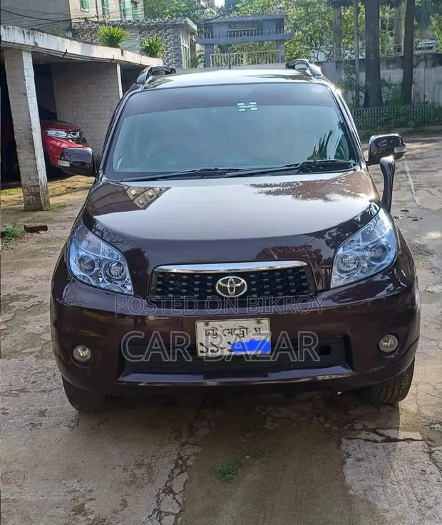 Toyota Rush 1.5 RWD 2011 Maroon