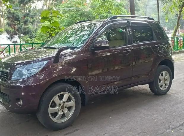 Toyota Rush 1.5 RWD 2011 Maroon