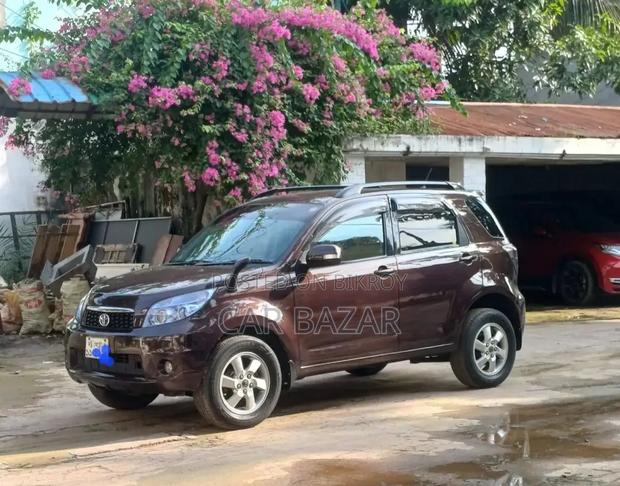Toyota Rush 1.5 RWD 2011 Maroon