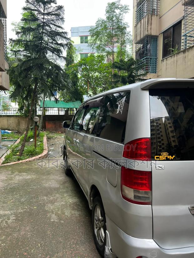 Toyota Noah 2003 Silver
