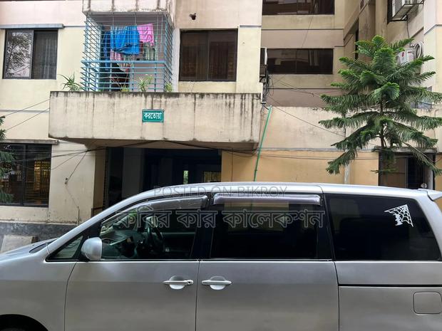 Toyota Noah 2003 Silver