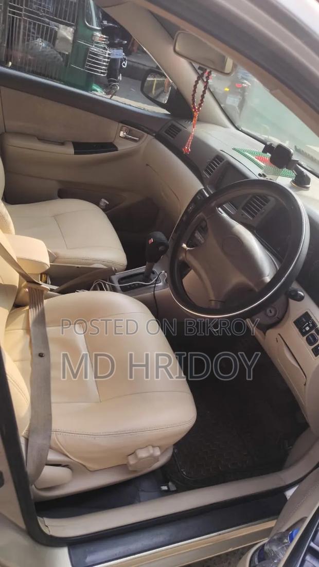Toyota Corolla 2004 Gold