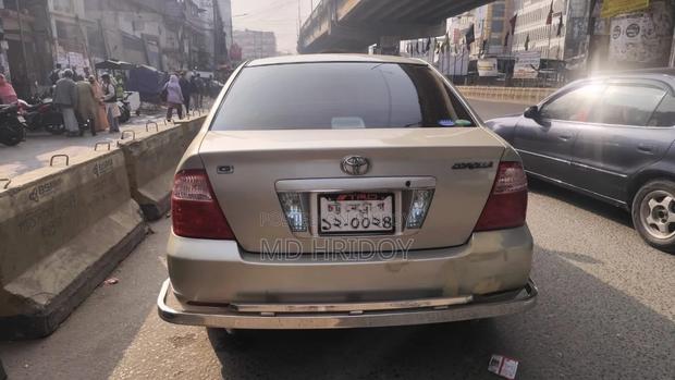 Toyota Corolla 2004 Gold