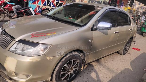 Toyota Corolla 2004 Gold