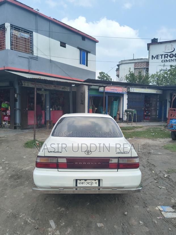 Toyota Corolla Sedan Automatic 1998 White