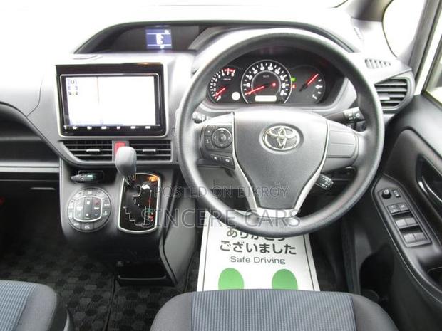 Toyota Noah 2021 Pearl
