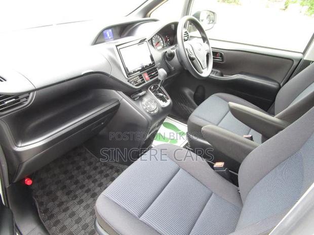 Toyota Noah 2021 Pearl