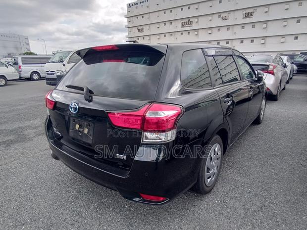 Toyota Corolla Fielder 1.5 Hybrid FWD 2021 Black