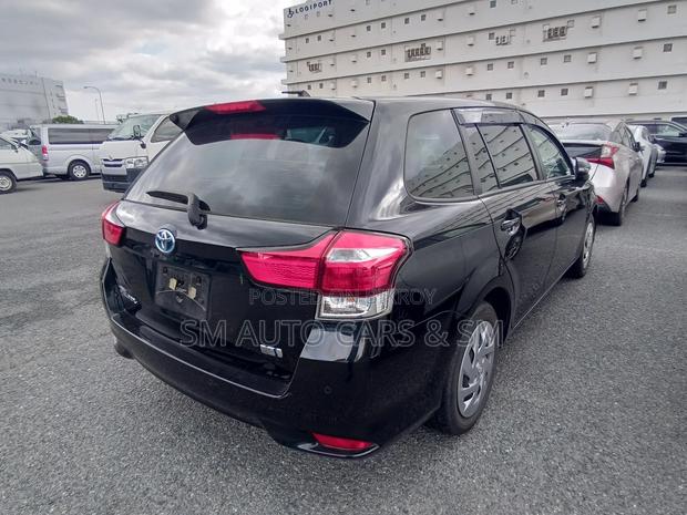 Toyota Corolla Fielder 1.5 Hybrid FWD 2021 Black