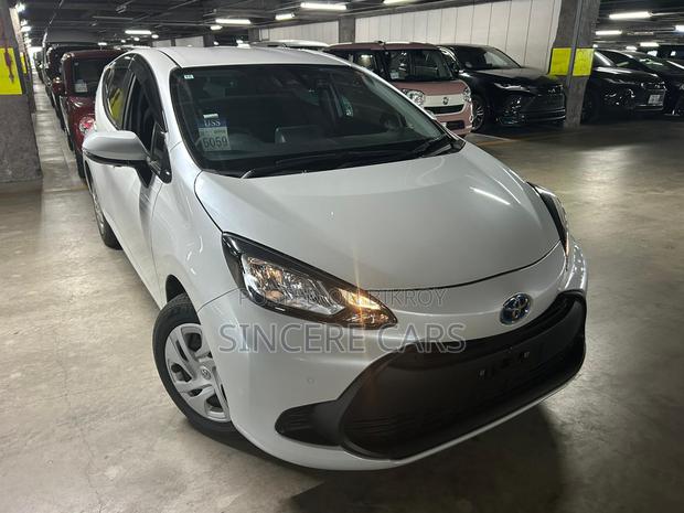 Toyota Aqua 2022 Pearl