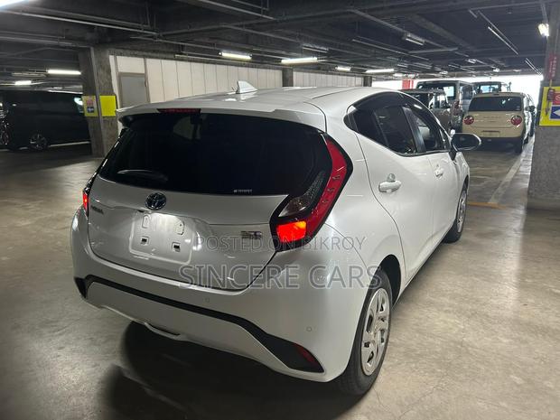 Toyota Aqua 2022 Pearl