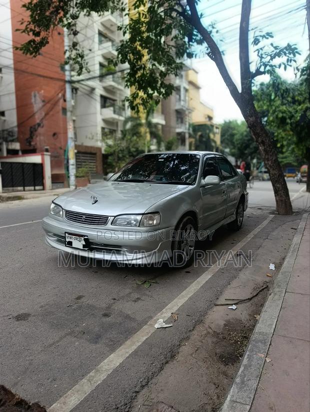 Toyota Corolla 2000 Silver