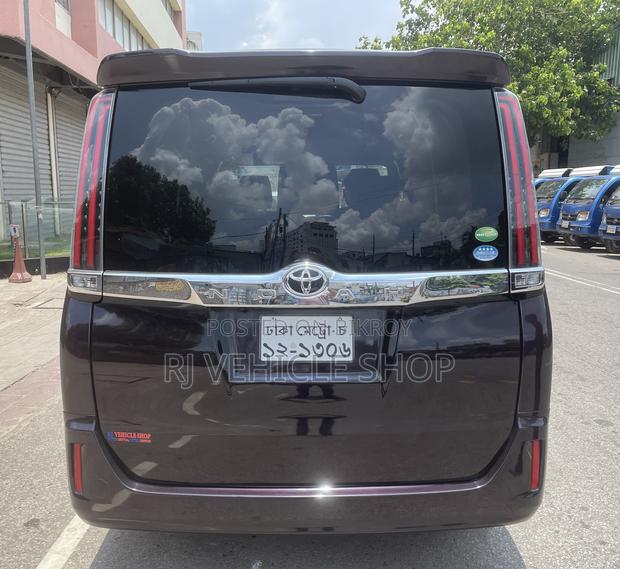 Toyota Noah 2.0 AWD (7 Seater) 2018 Purple