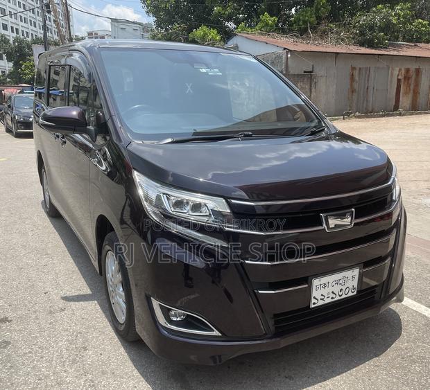 Toyota Noah 2.0 AWD (7 Seater) 2018 Purple