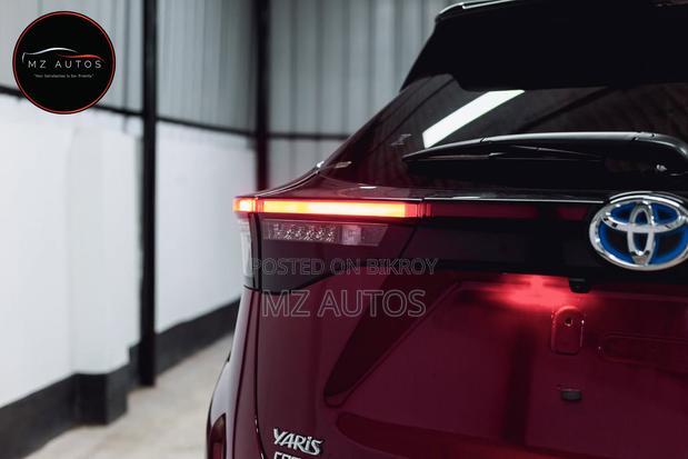 Toyota Yaris Cross 1.5 Hybrid AWD 2022 Red