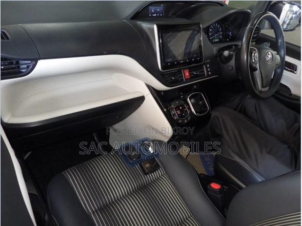Toyota Noah 1.8 FWD Hybrid (7 seater) 2018 Pearl