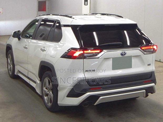 Toyota RAV4 2021 Pearl