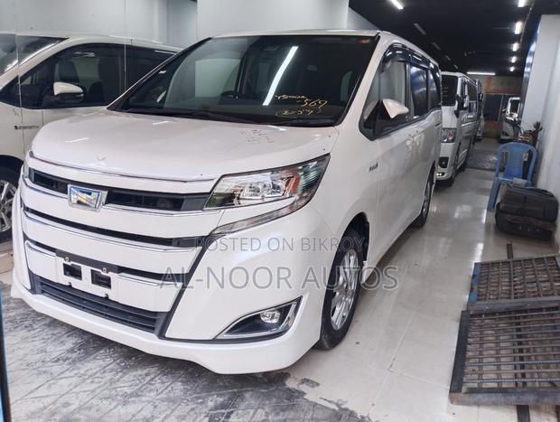 Toyota Noah 2021 Pearl