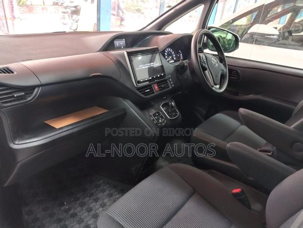Toyota Noah 2021 Pearl