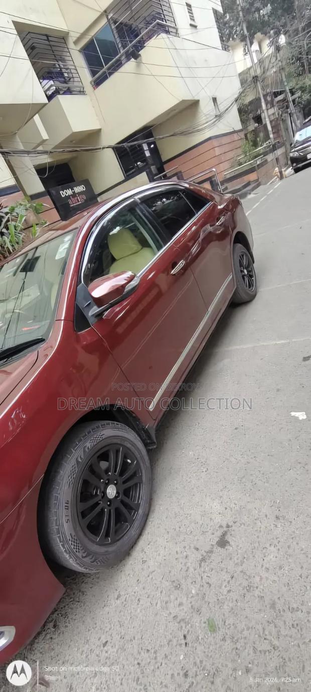 Toyota Premio 2011 Red