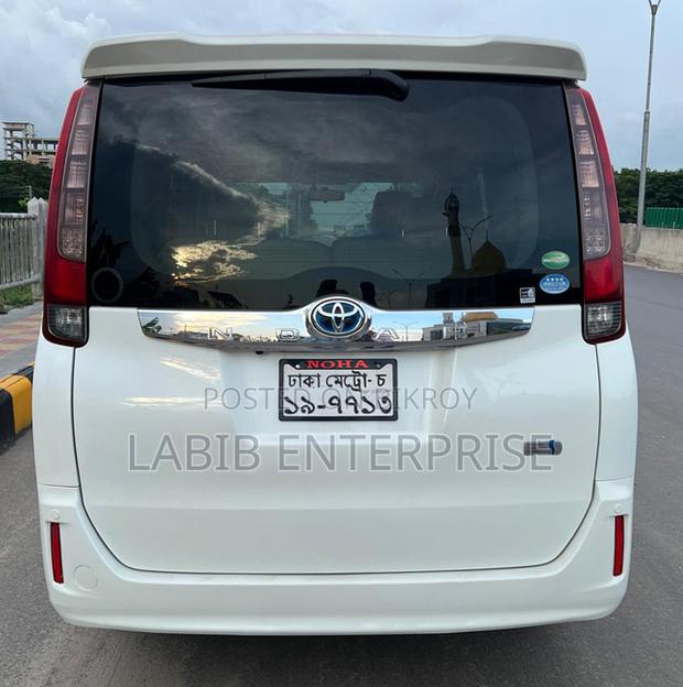 Toyota Noah 1.8 FWD Hybrid (7 Seater) 2014 Pearl