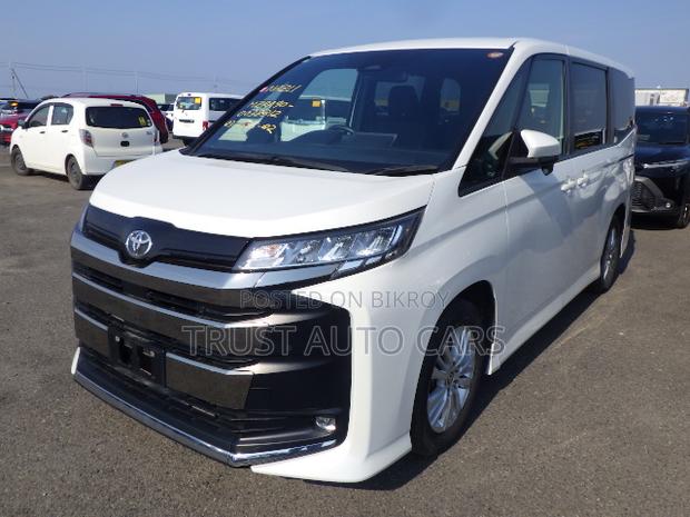 Toyota Noah 2022 Pearl