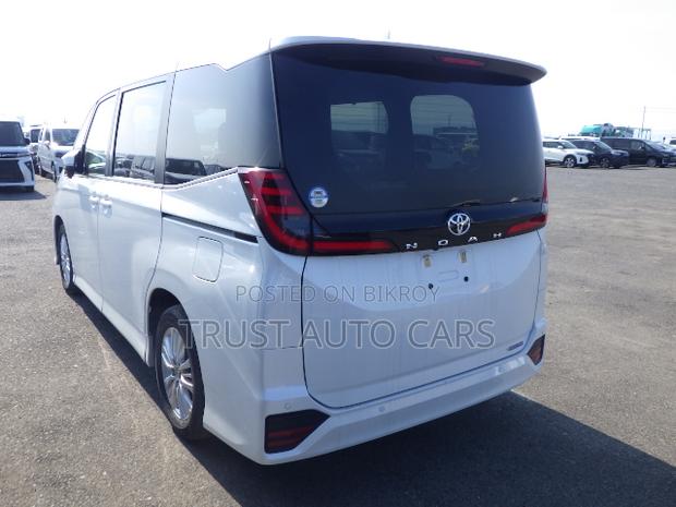 Toyota Noah 2022 Pearl