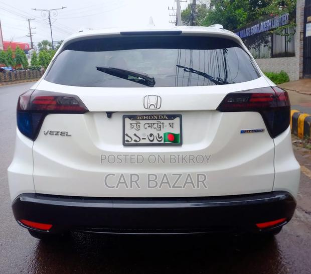 Honda Vezel 1.5 Hybrid 2WD 2014 Pearl