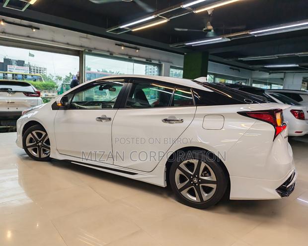 Toyota Prius 2021 Pearl