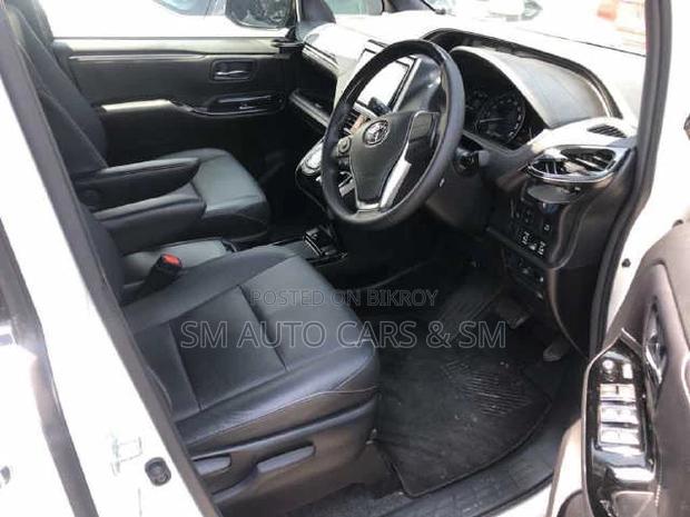 Toyota Esquire 1.8 FWD Hybrid (7 Seater) 2021 Pearl