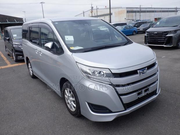 Toyota Noah 1.8 FWD Hybrid (7 Seater) 2021 Silver