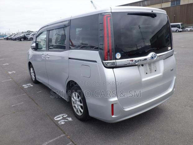 Toyota Noah 1.8 FWD Hybrid (7 Seater) 2021 Silver