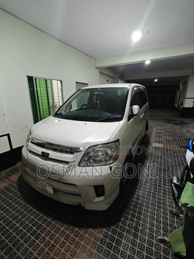 Toyota Noah 2.0 AWD (8 Seater) 2005 Pearl