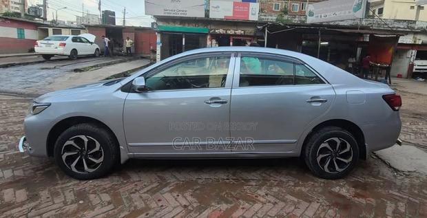 Toyota Premio 1.5 FWD 2017 Silver