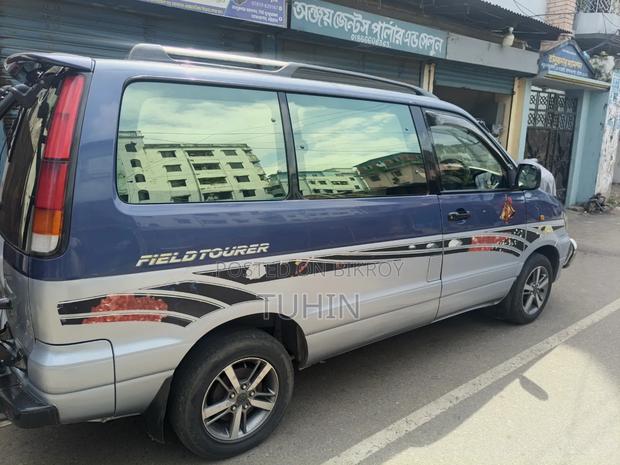 Toyota Noah 2001