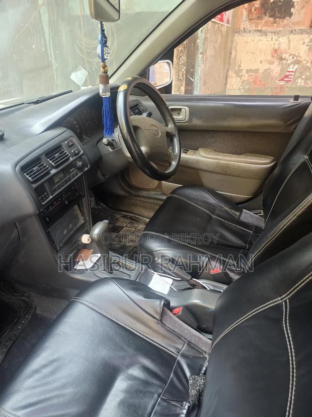 Toyota Corolla 1996 White